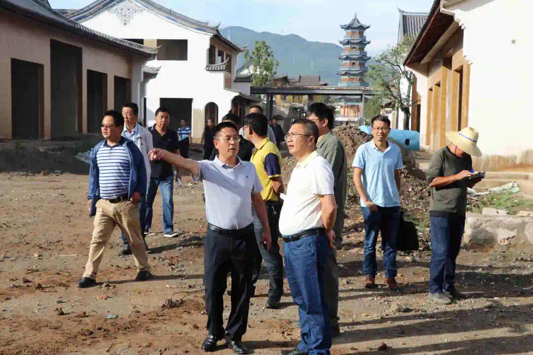 县领导调研剑川木雕艺术小镇特色小镇创建工作